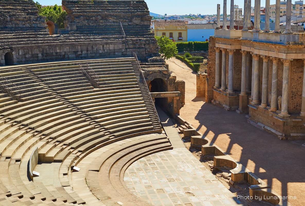 Teatro de Mérdida byLunamarina