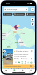 Mapa de aplicación móvil mostrando el área para autocaravanas "El Paraíso de Berria", cerca de Santoña, Cantabria, con información sobre precio, servicios, valoración y disponibilidad.