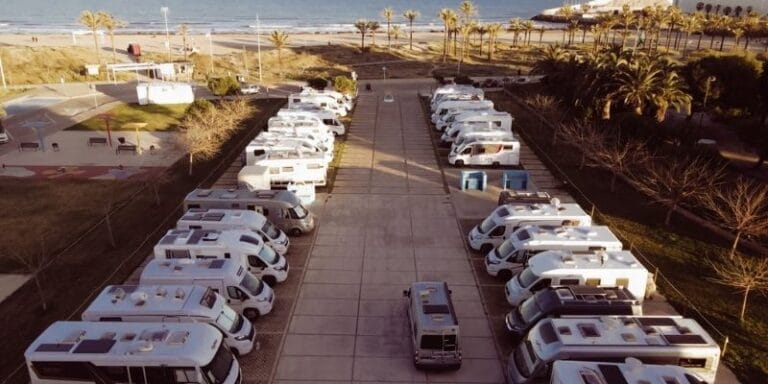 Playa del Pinar area de autocaravanas